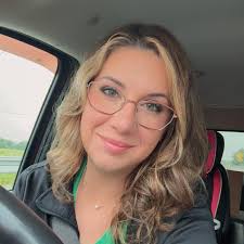 This may be one of the best pics I've seen today 🐻🚫 🐦 Except not a fan  of this bear attacking a bird feeder. It's personal