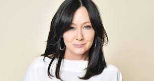 Shannen doherty﻿ gave a health update amid her stage 4 breast cancer battle in a new interview shannen doherty shares the painful symptom that signaled her stage 4 breast cancer recurrence. As Shannen Doherty 49 Battles Advanced Breast Cancer She Says Goodbye To 2020 And Looks To Brighter Days Ahead In 2021 Survivornet