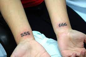 Feb 24, 2007 · news cameras circled the tattoo chair as artist jessica segatto, wearing pink rubber gloves and a huge silver cross, carefully inked 666 on church members' ankles, forearms, backs and one member's. Bildergalerie Mit 59 Wichtigen Tattoos Von Nummern Und Zahlen