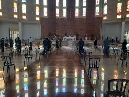 Clero Diocesano participa de momento de oração na Catedral em Luziânia –  Diocese de Luziânia