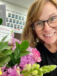 Mindy Bunch's Instagram, Twitter & Facebook