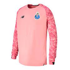 It owns and manages the porto soccer club in which the team plays in the portuguese national league and in other the company was founded in september 1893 and is headquartered in porto, portugal. Ø®Ø· Ù…Ø¹Ø¯Ù†ÙŠ Ø£ÙˆØ±ÙˆØ´ Ø§Ø±ÙŠØ¯ Ø§Ù† Camisola Treino Porto Zetaphi Org