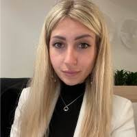 100+ profili “Esther”