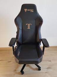 Lumbar support and head pillow. Secretlab Titan 2020 Series Review The All New Favorite Gaming Chair Gaming Chair Chair Decorations Game Room Decor