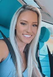 Leona Wray's Instagram, Twitter & Facebook