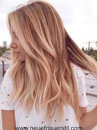 warm blonde lange haare haarschnitt mittellanger haarschnitt einfache frisuren mittellang