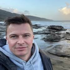 Lee Burchell (@BurchLee)