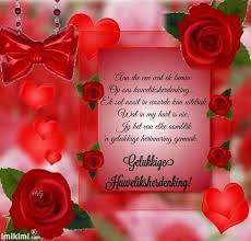 Al gehoor van die bruid wat verheug was omdat sy 'n spinnekop in haar trourok ontdek het? Gelukwense Facebook