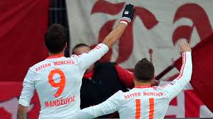 Mario mandzukic is a target striker who broke out at the 2012 european championships, scoring three goals, which enabled him to sign with bayern munich. Bayern Munchen Dfb Ermahnung Wegen Mandzukic Jubel Fussball Faz