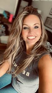 Dail Henthorn's Instagram, Twitter & Facebook