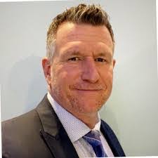 Edna Chiong's Instagram, Twitter & Facebook