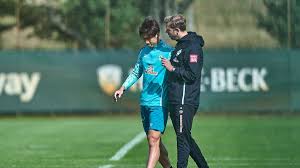 Yuya (sometimes iouiya, also known as yaa, ya, yiya, yayi, yu, yuyu, yaya, yiay, yia, and yuy) 1 was a powerful egyptian courtier during the eighteenth dynasty of egypt. Werder Bremen Yuya Osako Kurioses Quarantane Theater In Freiburg News