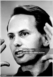 Simon Kinney's Instagram, Twitter & Facebook