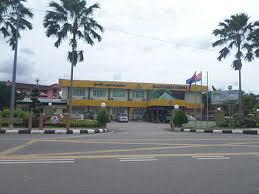 Bahagian pentadbiran, jabatan hal ehwal ugama, adat istiadat dan kebajikan berpusat di bagunan setiausaha kerajaan. Daerah Tangkak Wikiwand