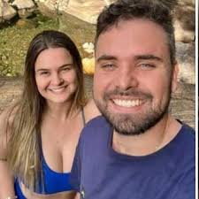 Identificados as vítimas do trágico acidente na BR 116 próximo a Laranjal  Acidente aconteceu já madrugada deste sábado e envolveu um automóvel e um  caminhão. Lívia Andrade, de 25 anos, e Rafael