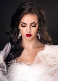 These images just spent the day in NYC!! My logo … in TIMES SQUARE ….GUYS  !!! 🤩 Someone pinch me Tremendous thanks to: Salon Root :hair That First  Look by Amanda Marsh: