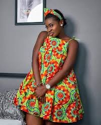 Ils ont l'air élégant avec une coupe asymétrique. Pin By Fati Gerard On Akosua Fashion Latest African Fashion Dresses African Fashion Skirts African Fashion Modern