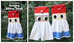 I love dish towels…especially if they have loops that you can hang them from! Diy Christmas Santa Kitchen Towel Free Sewing Pattern Fabric Art Diy