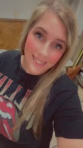 Kara Wakefield's Instagram, Twitter & Facebook