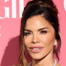 Lauren Sanchez: quanto costano e quali sono i trattamenti di medicina e  chirurgia estetica che avrebbe fatto, le ipotesi