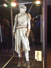 Star Wars Costumes And Props Reveal New Characters For Episode 7 Rey Star Wars Star Wars Costumes Star Wars Vii