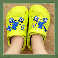 Supersports Vietnam Official | Jibbitz™ Charm Crocs First Class 3 Pcs -  Multicolor | Crocs 2023