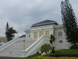 Sergiliyor yerli insanlar ülkede bulunan kalıntılar. File Istana Besar 2651801619 Jpg Wikimedia Commons