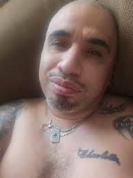 Morning world ... Today I work my job with the Sip & Paint Company The  Happy Canvas LLC .. Shout out to all my Go Getters... Let's get this  💲💰💰💰 Ac the Promoter