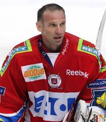 To všechno kvůli pětačtyřicetiletému muži s číslem 39 na dresu. Dominik Hasek Helmu Bych Odevzdal Nerad V Cem Bych Chytal Pristi Sezonu Idnes Cz