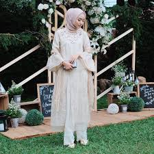 Check spelling or type a new query. 25 Model Baju Lebaran 2021 Yang Modis Kekinian Untuk Silaturahmi Updated 2021 Bukareview