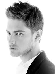 Cette coupe est correcte pour le travail et peut devenir « classe » le soir. Coupe De Cheveux Homme Printemps Ete 2016 En 55 Idees