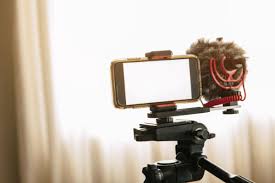 It is easy enough to get some wire adapters to connect the mic jack to the lightning jack, but. How To Connect An External Microphone To An Iphone A Complete Guide Home Studio Expert