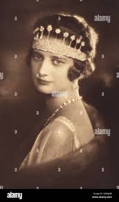 Mutter astrid -Fotos und -Bildmaterial in hoher Auflösung