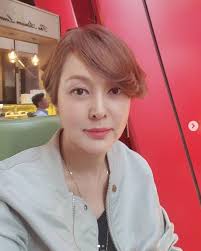 인터넷에서 화제였던 ˙아이유 다이어트˙에 대해 아이유가 꼭 하고싶은 말! U9irokijtoyxxm