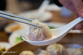 The real din tai fung xiao long bao is most likely made with pork skin and/or chicken feet (the collagen helps the stock to gelatinize) but using gelatin is a cheaper and easier method. Din Tai Fung At Taipei 101 How To Eat Soup Dumplings