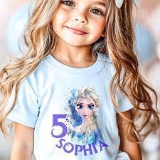 Elsa Poole's Instagram, Twitter & Facebook