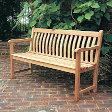 Der im garten verbrachte sommer hat sicher bei vielen lust auf veränderung geweckt oder die gegebenheiten sollen neuen bedürfnissen angepasst werden. Garten Sitzbank Tolkien Fur 3 Personen Holz