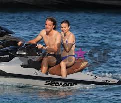 Στεφανοσ τσιτσιπασ θεοδωρα πεταλασ celebrities. 8eodwra Petalas Celebrities Eidhseis Yupiii Gr