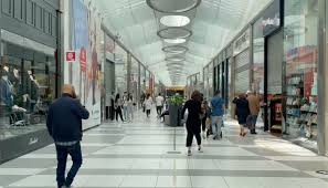 I negozi delle gallerie commerciali spesso operano in affitto di ramo d'azienda, perché subentrato alla. Uufjljkw2 7qjm