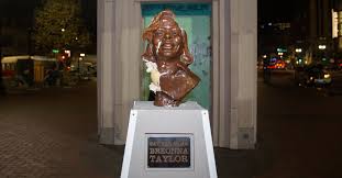 Statue