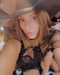 Funky little monkey, she's a twisted trickster 🫶🏼