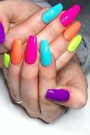 Ahora vamos a poner en el primer delegación, también este es un adherente entre la uña entradas relacionadas. Unas Acrilicas De Colores Neon 2021 Unas Con Puntos 2021 74 Fotos Tendencias Ideas Si Deseas Tener Unas Unas Lindas Pero Que No Llamen Tanto La Atencion Es Aconsejable