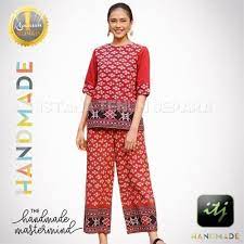 Pengrajin tenun mitra kami berada di sentra tenun troso jepara, nusa tenggara timur, donggala, bali dan daerah lain di indonesia membuat kain tenun dengan alat tradisional bukan mesin. Jual Setelan Batik Kulot Batik Tenun Troso Handmade Motif Ntt Kab Jepara Istana Tenun Jepara Tokopedia
