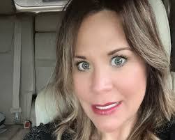 Lisa Rendon's Instagram, Twitter & Facebook