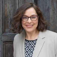 Wer steckt eigentlich hinter deinem Profil? Hier auf LinkedIn entstehen  soooo viele tolle Kontakte. Aber auch wenn es eine Businessplattform ist:  Am Ende stecken überall Menschen dahinter. Menschen…