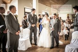 Robin o'neill photography / wedding venue: Canada Lodge Wedding Photography By Neil Mansfield