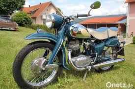 In 1953 the famous nsu max, a 250 cc motorbike with a unique overhead camdrive with connecting rods. Verliebt In Alte Motorrader Uber 100 Nsu Max In Lind Onetz