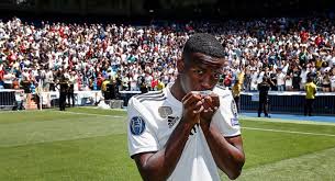 (0) * senior club appearances and goals counted for the domestic league only and correct as of 02:30, 5 october 2020 (utc) vinícius santos silva (born 3 august 1993), known as vinícius, is a brazilian professional footballer who plays as a winger for náutico. ãƒ´ã‚£ãƒ‹ã‚·ã‚¦ã‚¹ ã‚¸ãƒ¥ãƒ‹ã‚ªãƒ¼ãƒ«ã®ãƒ—ãƒ¬ãƒ¼ã‚¹ã‚¿ã‚¤ãƒ«ã‚'è§£èª¬ ãƒ¬ã‚¢ãƒ«åŠ å…¥ã®ä»Šä¸–ç´€æœ€é«˜ã®é€¸æ Boooost