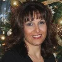 Donna Arroyo's Instagram, Twitter & Facebook