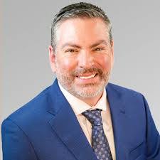 Robert Geiger's Instagram, Twitter & Facebook